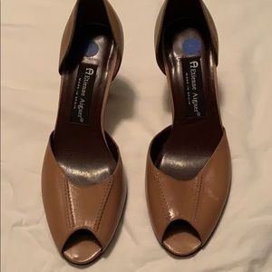 Vintage Étienne Aigner made in Spain Brown pip toe